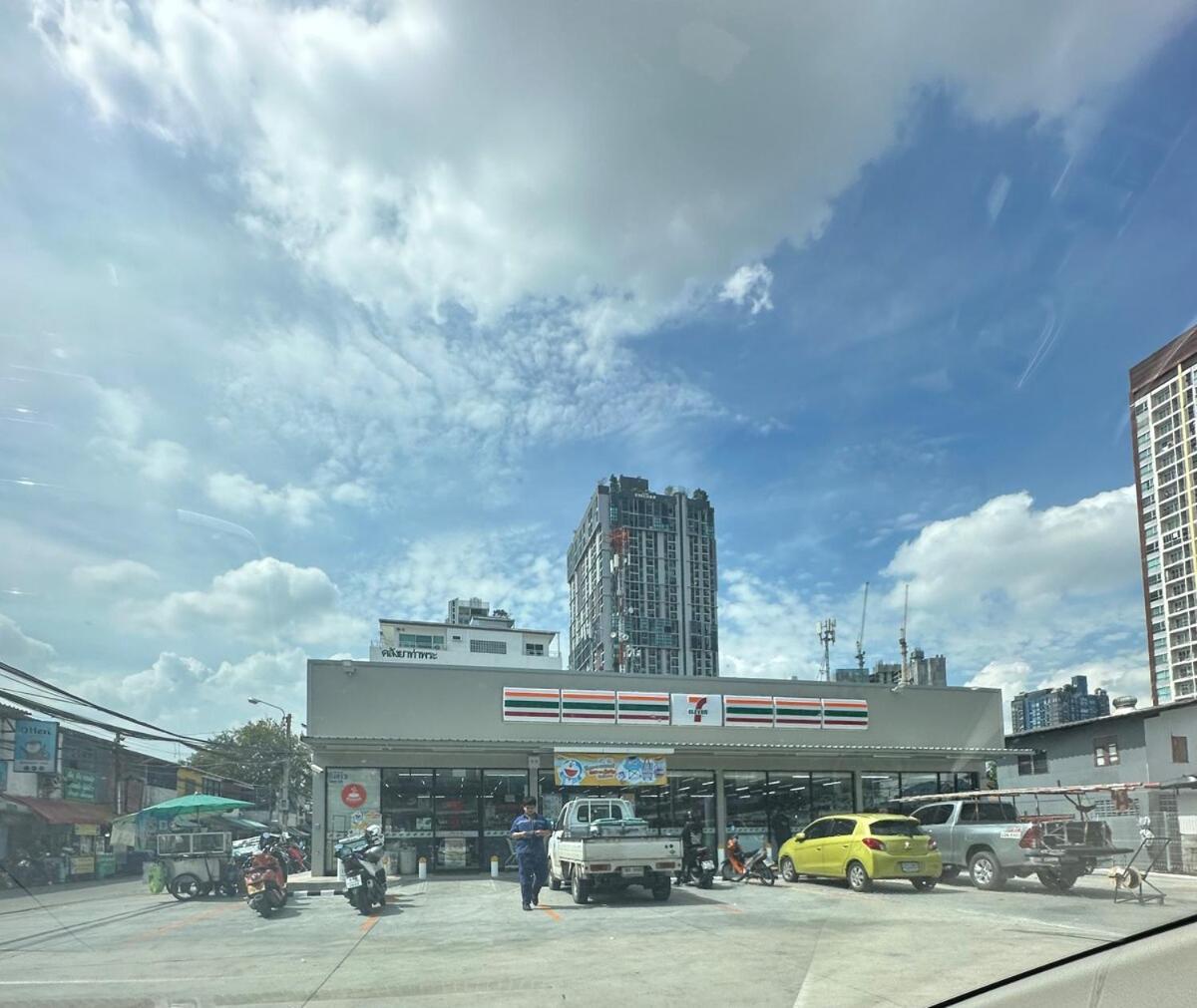 Bee House 172 Only 300m To Bts Talat Phlu Apartment Bangkok