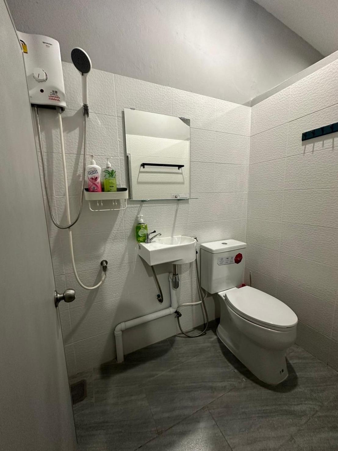 Bee House 172 Only 300m To Bts Talat Phlu *