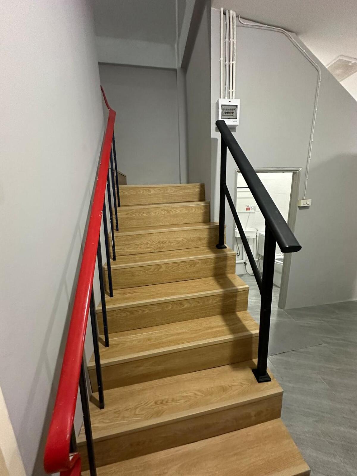 Bee House 172 Only 300m To Bts Talat Phlu Apartment *
