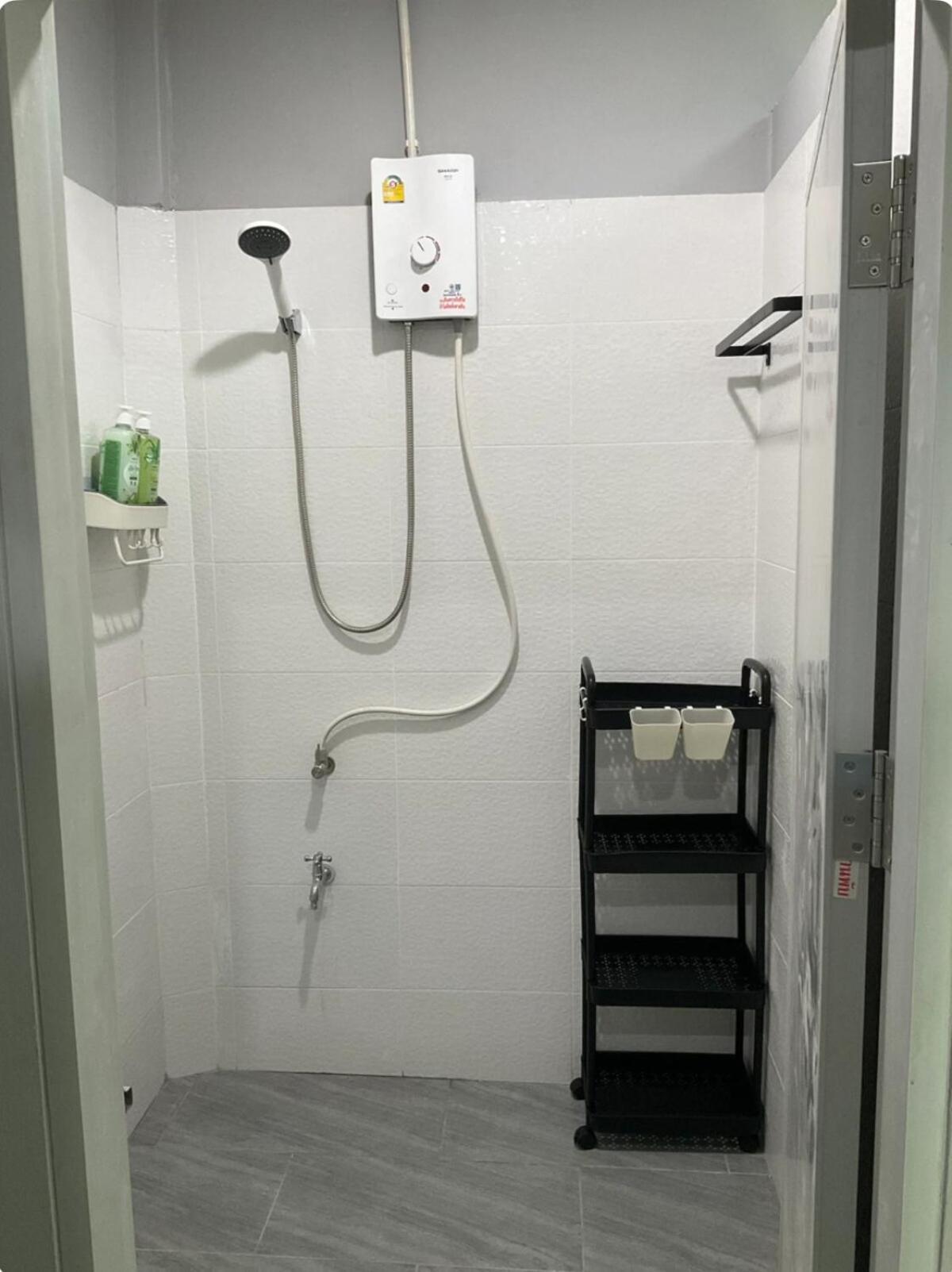 Bee House 172 Only 300m To Bts Talat Phlu Apartment